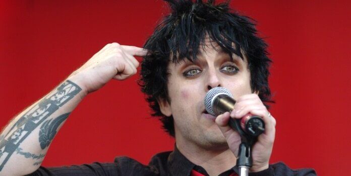Ο Billie Joe Armstrong των Green Day απαρνιέται την υπηκοότητα του